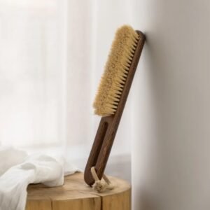 clothing_brush_steamery_babeth_annecy_magasin-general